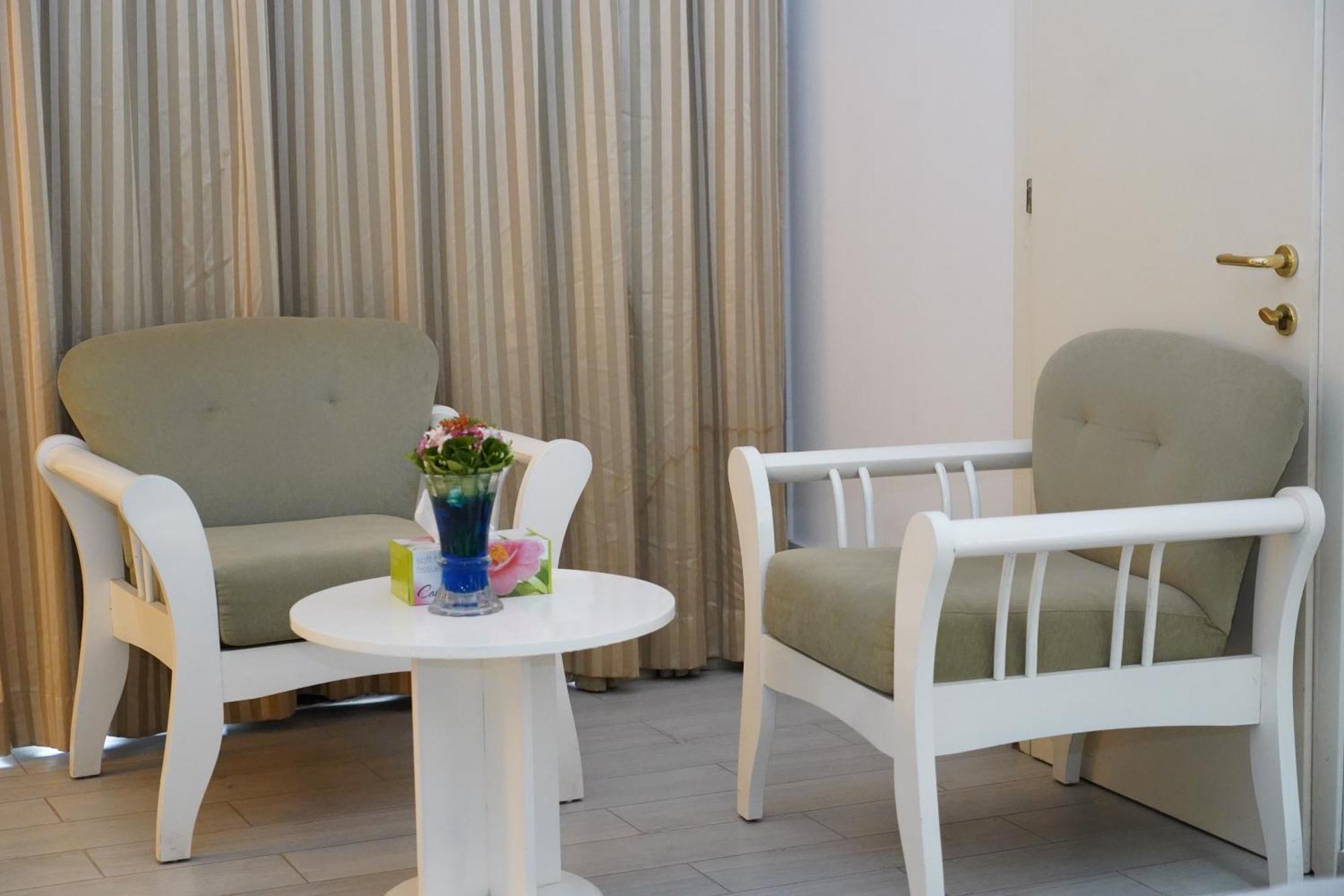 L'Amitie Hotel NʼDjamena Esterno foto